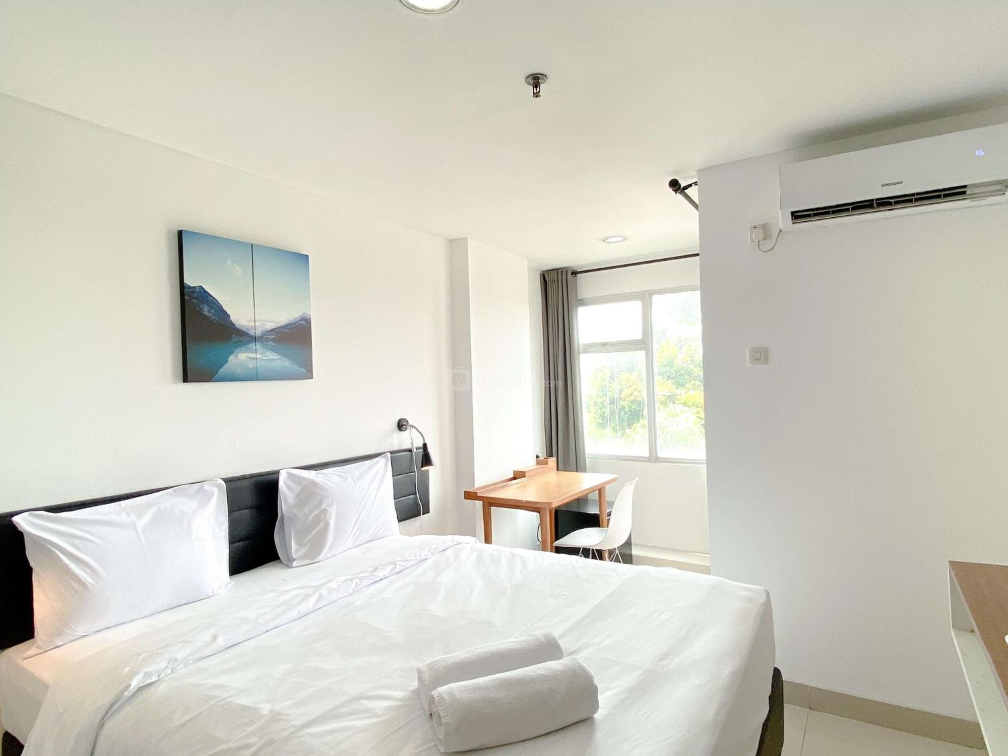 Modern Look And Homey Studio At Enviro Apartment By Travelio Cikarang Eksteriør billede