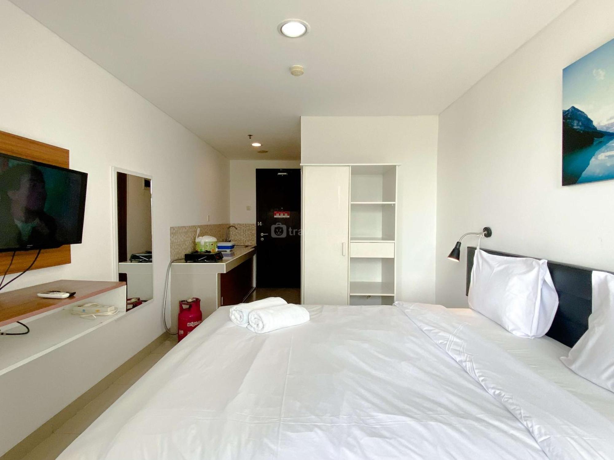 Modern Look And Homey Studio At Enviro Apartment By Travelio Cikarang Eksteriør billede